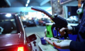 Ministrul Economiei: "De maine unele companii petroliere vor ieftini produsele cu un leu"
