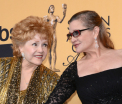 Debbie Reynolds si fiica sa, Carrie Fisher, vor fi inmormantate una langa alta, la Hollywood