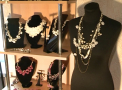 Cum sa stralucesti in seara de Revelion. Accesoriile care iti vor infrumuseta tinuta dintre ani