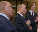 Vladimir Putin a cantat "imnul cosmonautilor" cu studentii din Moscova. Mesajul transmis acestora despre Europa - VIDEO