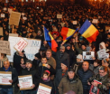200.000 de persoane protesteaza in 50 de orase ale Romaniei: "De hoti ne-am saturat, vrem un stat curat"