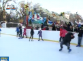Sute de oameni au patinat in centrul capitalei! Cand vor fi scoase decoratiunile de sarbatoare - VIDEO