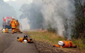 Poza emotionanta realizata in timpul luptei cu incendiile din Australia. Ce fac pompierii din imagine