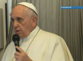 Papa, despre atentatele de la Paris. "Daca un prieten va spune vorbe urate despre mama mea, se poate astepta sa primeasca un pumn"