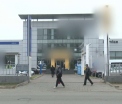 O tanara angajata la un dealer auto din Romania a pagubit sapte clienti cu 30.000 de euro. Metoda prin care ii pacalea