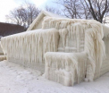 Casa de gheata pe malul Lacului Ontario dupa o furtuna puternica. Imaginile surprinse de un fotograf s-au viralizat - VIDEO