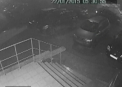 Un barbat din Chisinau a ramas fara capacele de la rotile masinii sale. Ce au surprins camerele de supraveghere