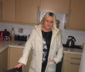 O femeie din UK a fost condamnata la inchisoare pentru ca si-a terorizat vecinii. Melodia pe care o asculta in continuu