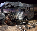 19 elevi au murit in Africa de Sud, dupa ce microbuzul care ii transporta s-a ciocnit cu un camion. Masina a luat foc apoi