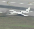 Un avion a aterizat pe un aeroport din Florida cu o roata lipsa. Cum a gestionat pilotul incidentul neprevazut