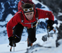 Celebrul alpinist elvetian Ueli Steck a murit in urma unui accident produs pe Muntele Everest