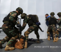 Islamist arestat langa o baza militara din Franta, cu o zi inainte de alegeri. Ce arsenal luase cu el