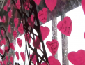 Declaratii de dragoste pe Turnul Eiffel sau cina romantica. Cum au sarbatorit indragostitii din toata lumea Valentine\'s Day
