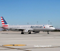 Un pasager a fost lipit cu banda adeziva de scaun, dupa ce a facut scandal in timpul unei curse American Airlines