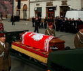 Ancheta privind tragedia aviatica de la Smolensk din 2010. Ce au gasit anchetatorii in sicriul presedintelui Lech Kaczynski