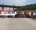 Convoi militar, blocat de comunisti in Grecia, langa Kozani. "Asasini NATO, plecati acasa"