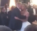 Donald Trump a dat buzna la o nunta sarbatorita intr-un club al sau in New Jersey. Reactia invitatilor cand l-au vazut. VIDEO