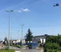 Alerta la Lyon. Politia franceza a descoperit o masina cu 14 butelii de gaz abandonata langa o uzina chimica