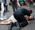 O candidata conservatoare din Franta a fost agresata fizica in timp ce incerca sa castige electorat - GALERIE FOTO