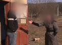 Au divortat, insa nu-si pot imparti copiii. Doi soti din Anenii Noi se acuza reciproc: "Ii bat, ii ucid" vs "Ea nu a avut grija de ei"