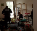 Un barbat evacuat dintr-o locuinta din SUA i-a lasat proprietarului un cadou infricosator. Politia a venit de urgenta