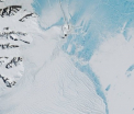 O portiune uriasa de gheata se va desprinde din Antarctica. Ghetarul va fi cel mai mare din lume, cat 7 New York-uri