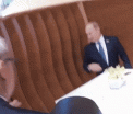 Prima intalnire Trump - Putin, la summitul G20 de la Hamburg. Cei doi presedinti au dat mana si si-au spus glume - VIDEO/FOTO