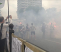 Parlamentul ucrainean, invaluit intr-un nor de fum. Zeci de manifestanti au folosit fumigene la un protest anticoruptie