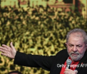 Fostul presedinte brazilian Lula, condamnat la noua ani si sase luni de inchisoare