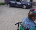 "Minune" la Alba Iulia. Un cersetor care pretindea ca este paralizat a inceput sa mearga si sa danseze
