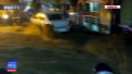 Sapte oameni au murit in urma unor inundatii puternice provocate de ploi la Rio de Janeiro. Viiturile au luat masini pe sus si au scos copaci din racadini. Autoritatile au inchis scoli si au evacuat zeci de persoane cu barcile - VIDEO