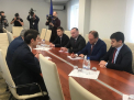 Membrii blocului ACUM au acceptat invitatia socialistilor si au venit la parlament ca sa discute cu acestia: "Exista cateva lucruri intre noi si voi" - GALERIE FOTO/VIDEO