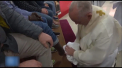 Fiecare are sansa de a-si schimba viata. A spus Papa Francisc, la o ceremonie la care a spalat picioarele a 12 detinuti, dintr-o inchisoare din Roma - VIDEO