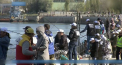 Amatorii de pescuit si-au dat intalnire intr-un oras din Rusia, in aceste zile. Unii mizeaza pe experienta, iar altii pe noroc, dar toti vor sa ia marele premiu - VIDEO