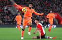 Seara spectaculoasa cu 11 goluri in campionatul Angliei. Liverpool a revenit pe primul loc in clasament, dupa o victorie muncita in fata celor de la Cardif, scor 2 la 0 - VIDEO
