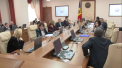 Borsul nu va lipsi de pe masa de Paste a premierului, iar Silvia Radu are deja mielul pus in frigider, pe care il va gati singura pentru sarbatoarea de duminica. Ministrii ne-au spus ca respecta obiceiurile pascale si sustin ca vor avea o masa modesta in Ziua Invierii - VIDEO