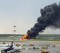 Un insotitor de zbor ar fi murit in timp ce incerca sa salveze pasagerii din avionul in flacari. Declaratii cutremuratoare ale supravietuitorilor - FOTO