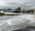 Pasagerii avionului care a luat foc la Moscova s-au grabit sa-si ia bagajele, in loc sa fuga. O stewardesa a povestit clipele de groaza