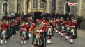 Cu muzica de fanfara si aplauze – a fost sarbatorita nasterea primului copil al ducesei Meghan si al printului Harry. Spectacolul oferit in cinstea bebelusului s-a dat in fata palatului Windsor - VIDEO