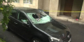 Un tanar cu depresie a cazut de la etajul 8 pe o masina parcata langa bloc