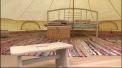 Turistii care vor sa innopteze in inima naturii, dar sa profite in acelasi timp de confortul de la hotel, o pot face in Romania. Intr-o poienita au fost amenajate campinguri speciale, numite "glamping" - VIDEO