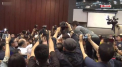 Mai multi deputati au fost raniti intr-o incaierare izbucnita in parlamentul de la Hong Kong - VIDEO