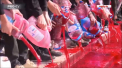 Protest cu „sange fals” la Paris. Zeci de activisti pentru protectia mediului au varsat un lichid de culoare rosie pe scarile unui palat din capitala Frantei. Ce indemn au adus pentru autoritati - VIDEO