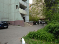 Detalii cutremuratoare in cazul adolescentului care a cazut in gol de la etajul unui bloc din sectorul Buiucani al capitalei. Cladirea se afla in apropierea scolii in care baiatul invata. Ce spun profesorii - VIDEO