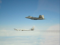 Momentul in care 6 bombardiere si avioane de vanatoare ruse sunt interceptate de F-22 americane