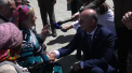 O femeia i-a cantat lui Pavel Filip la hram, la Voinova. Premierul a filmat și s-a laudat pe pagina sa de Facebook: „Sa ne dea Domnul sanatate, Sa le-ndeplinim pe toate!” - VIDEO