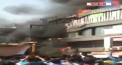 Peste 20 de tineri au murit, iar cel putin 14 au fost raniti, dupa ce un centru de meditatii din India a fost cuprins de flacari. Incendiul a blocat toate iesirile din cladire asa ca o parte din oameni au ramas captivi in interior - VIDEO