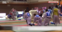De la mic la mare, zeci de japonezi au luat parte la una dintre cele mai ciudate competitii organizate in tara: bataia cu perne. Impartiti in doua echipe, acestia au aruncat cu perne in oponenti, incercand in acelasi timp sa-si apere capitanul - VIDEO