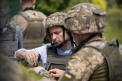 Vladimir Zelenski - prima vizita in Lugansk: "Conditiile pentru militarii care apara Ucraina ar trebui sa fie normale" - GALERIE FOTO