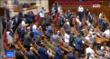 Doar 97 deputati ucraineni din cei 297 au votat proiectul de lege prin care prim-ministrul, Vladimir Groisman, urma sa fie demis - VIDEO